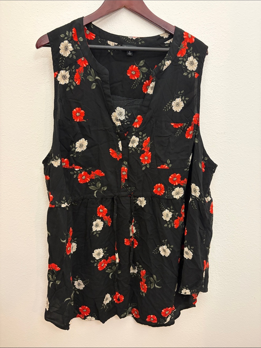 Torrid Black Floral Sleeveless V-Neck Blouse